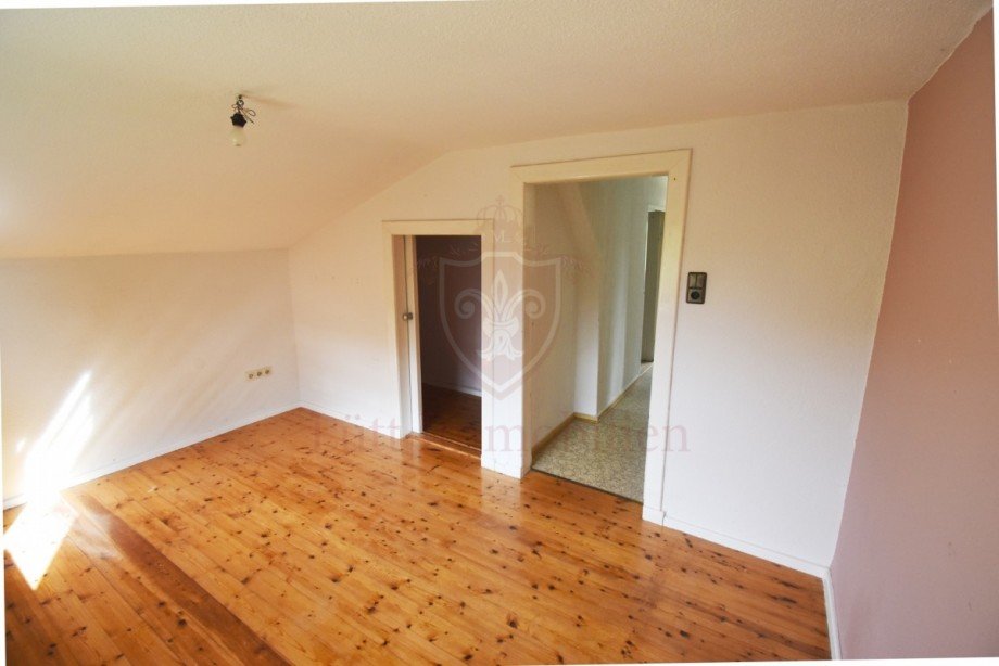 Schlafzimmer OG Einfamilienhaus Lentf�hrden