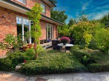 Gartenimpression Luxuri�se Toskana Villa in ruhiger Lage von Halstenbek