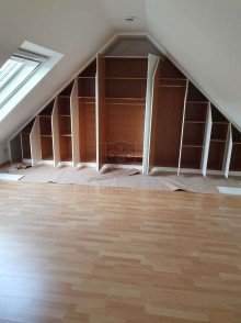 Einbauschrank Dachgescho�, rechts Kapitalanleger aufgepa�t - Sonnige, gepflegte Dachgescho� Maisonette in ruhiger Lage