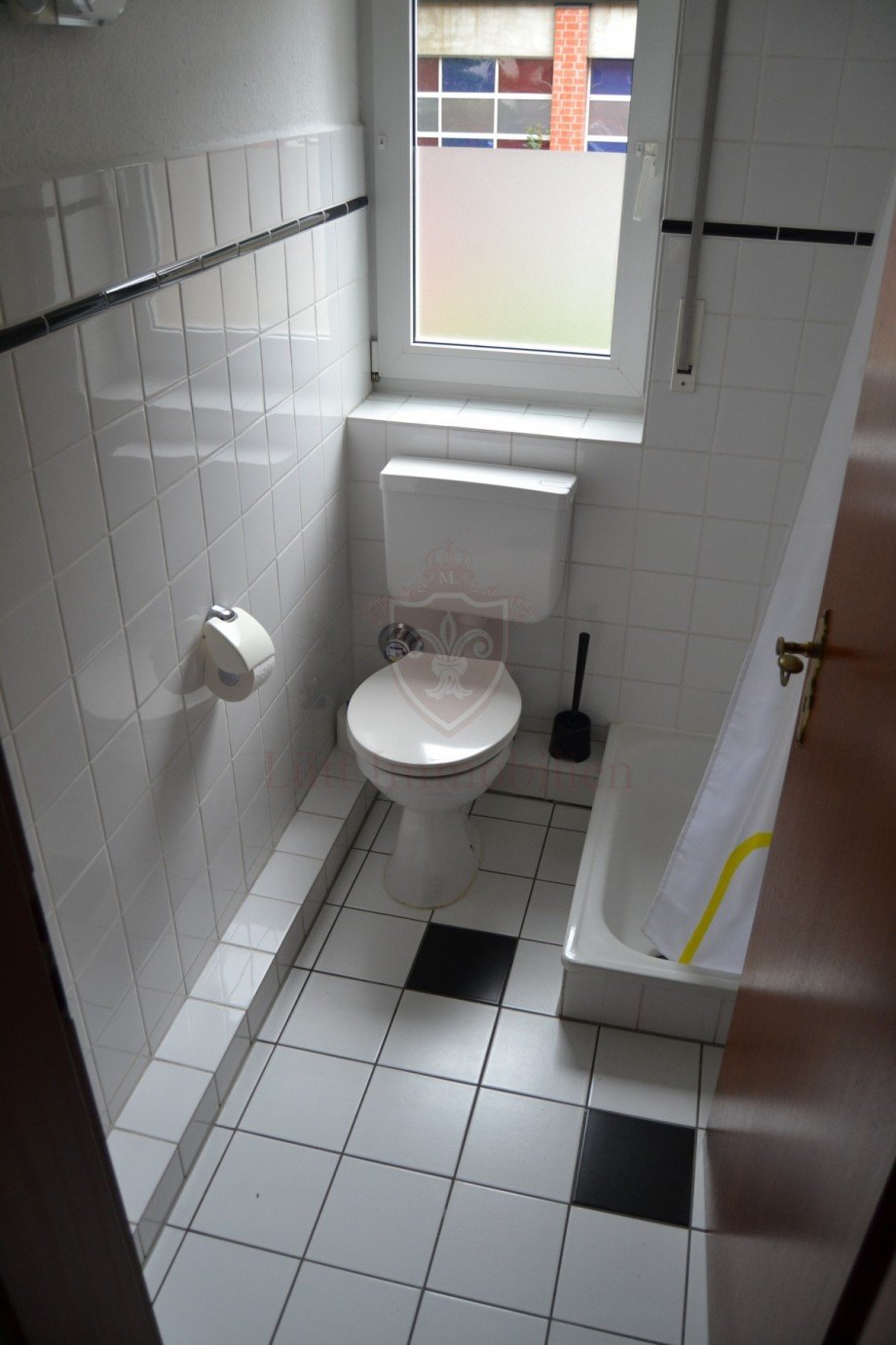 Duschbad / B�ro Halle / Lager / Produktion Hamburg