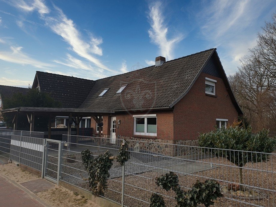 Aussenansicht 1 Zweifamilienhaus Schmalfeld