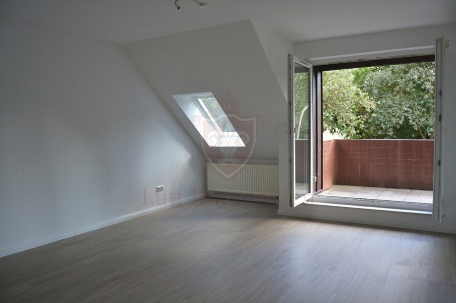 Wohnzimmer mit Balkon Maisonettewohnung Hamburg / Lokstedt