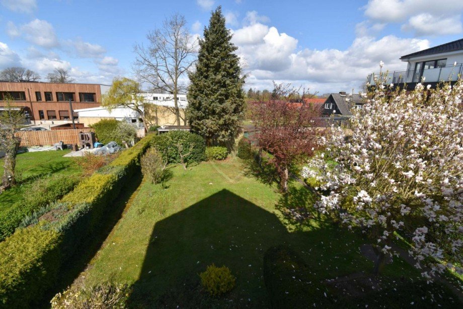 Blick in den Garten Wohngrundst�ck Bad Segeberg