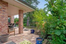 Terrasse mit Teich Luxuri�se Toskana Villa in ruhiger Lage von Halstenbek